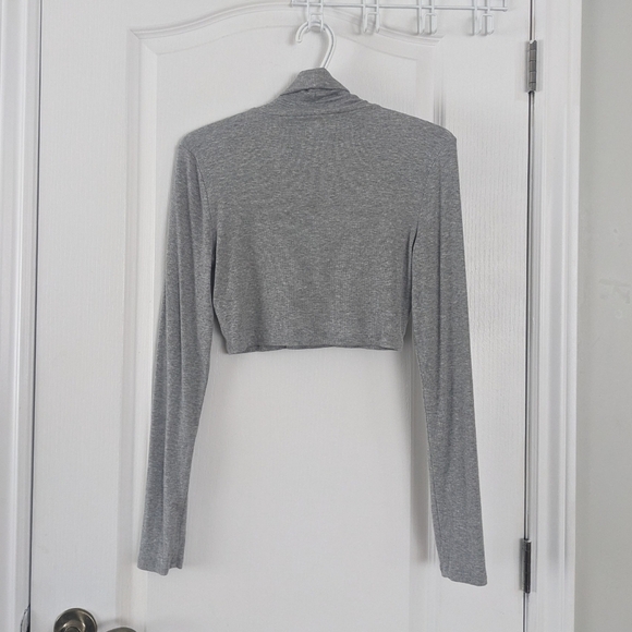 Aritzia Sunday Best Freshman Cropped ribbed Turtleneck grey medium A10 - Picture 3 of 8